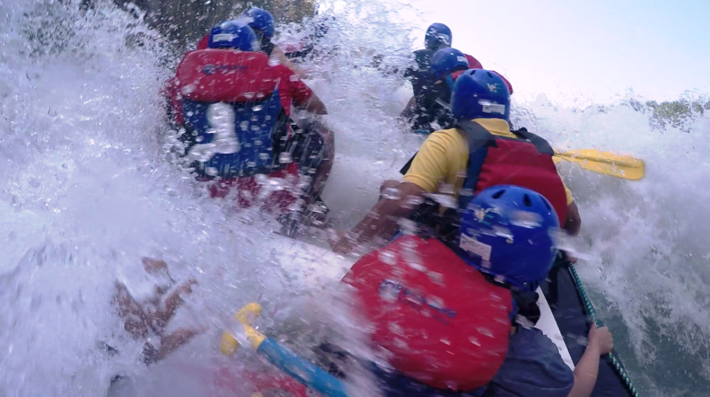 Rafters hitting The Wall Grade IV rapid on the Kaudiyala stretch